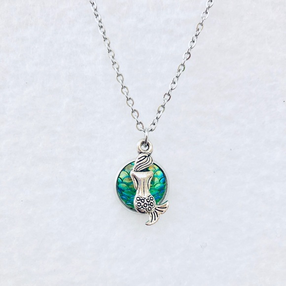 Mermaid Life Necklace - Picture 5 of 5